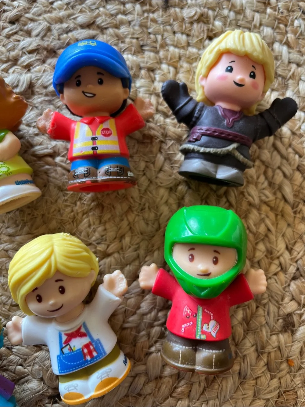 Replacement characters / Fisher-Price Little People Assorted